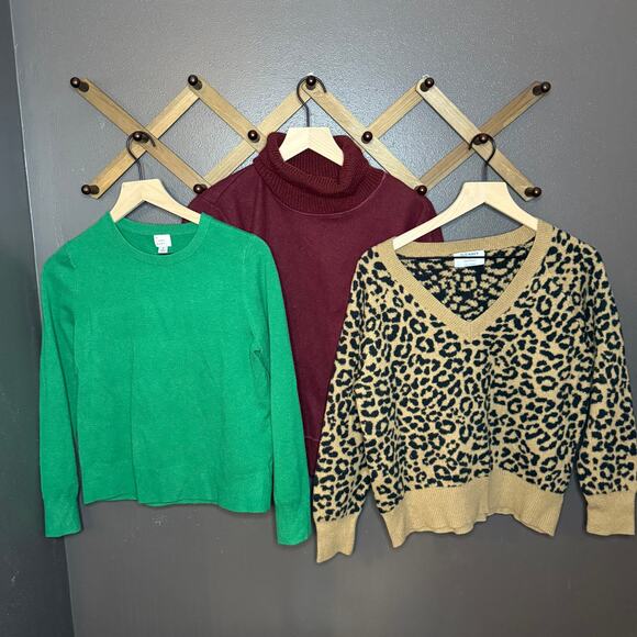 Women's sweater winter bundle size small and medium - Picture 2 of 5